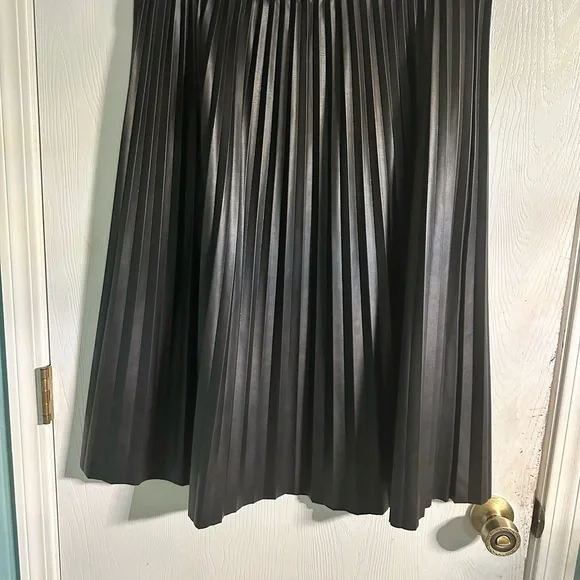 Simply Vera Vera Wang Black faux leather A-Line Skirt - Picture 2 of 7